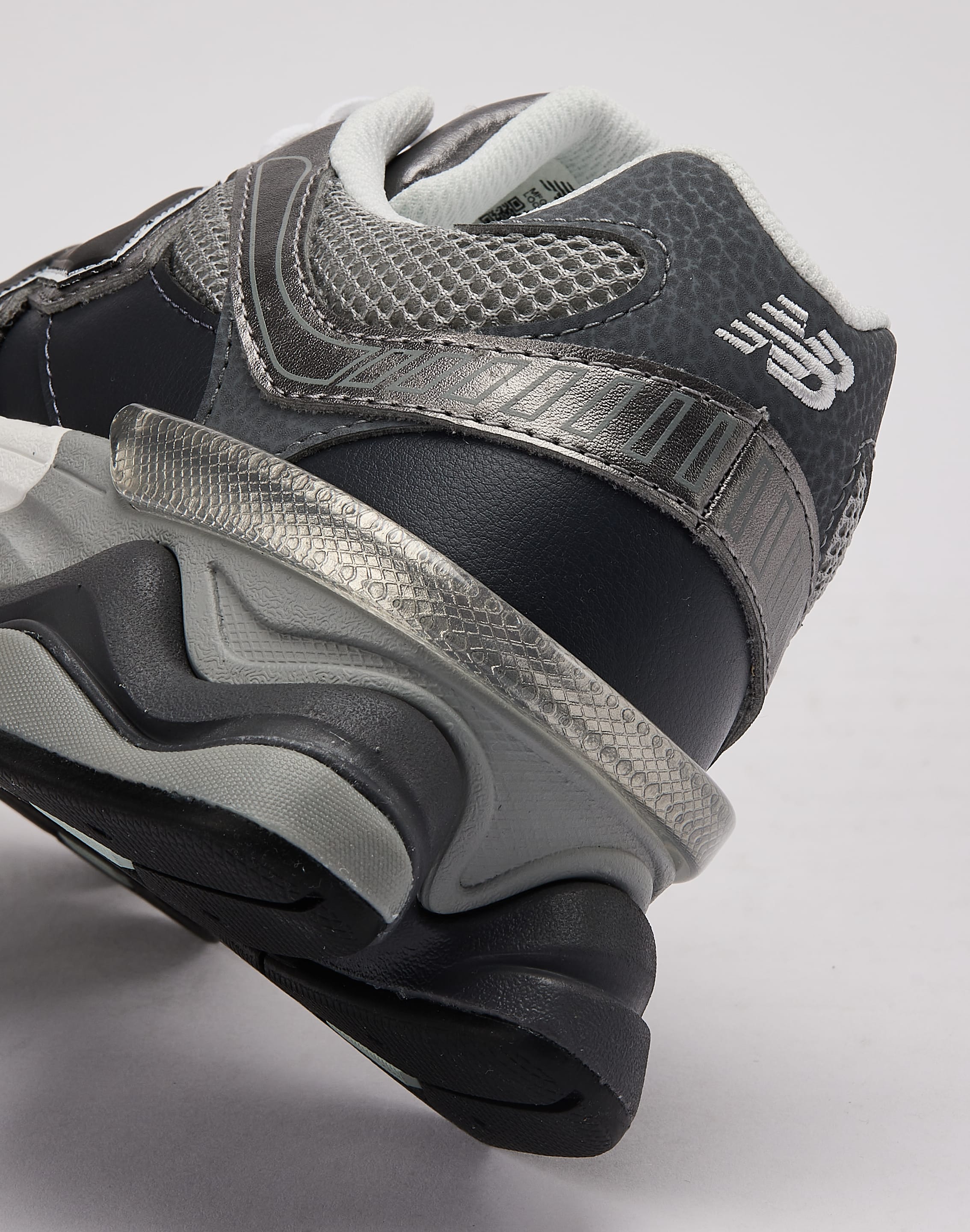 New Balance 9060 Grade-School
