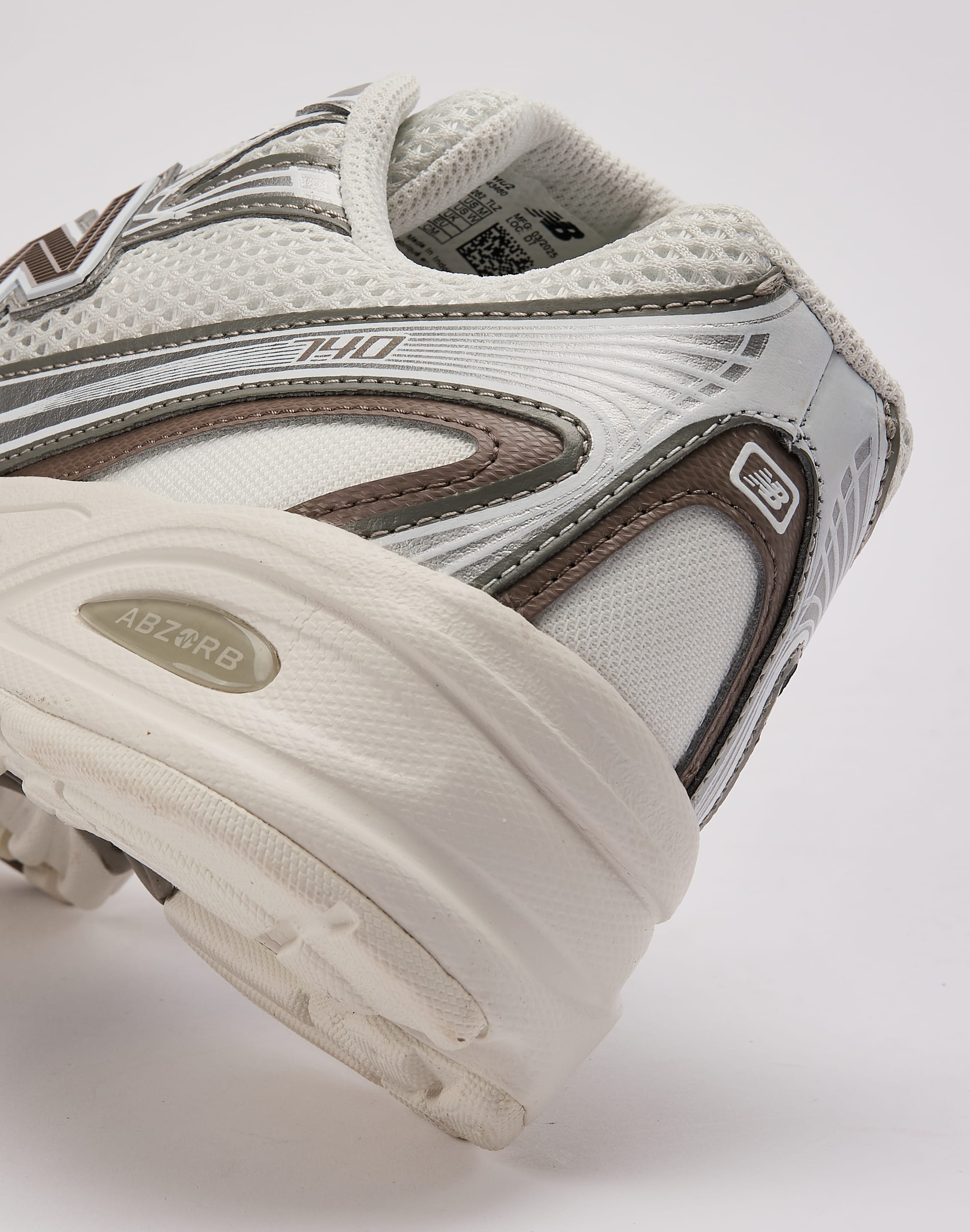 New Balance 740
