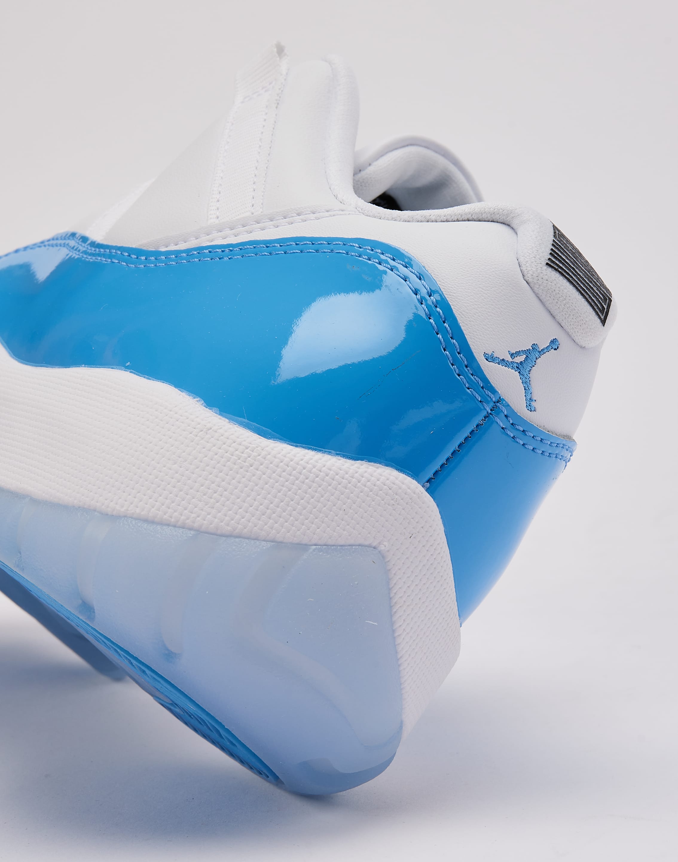 Jordan Air Jordan 11 Retro Low 'University Blue'
