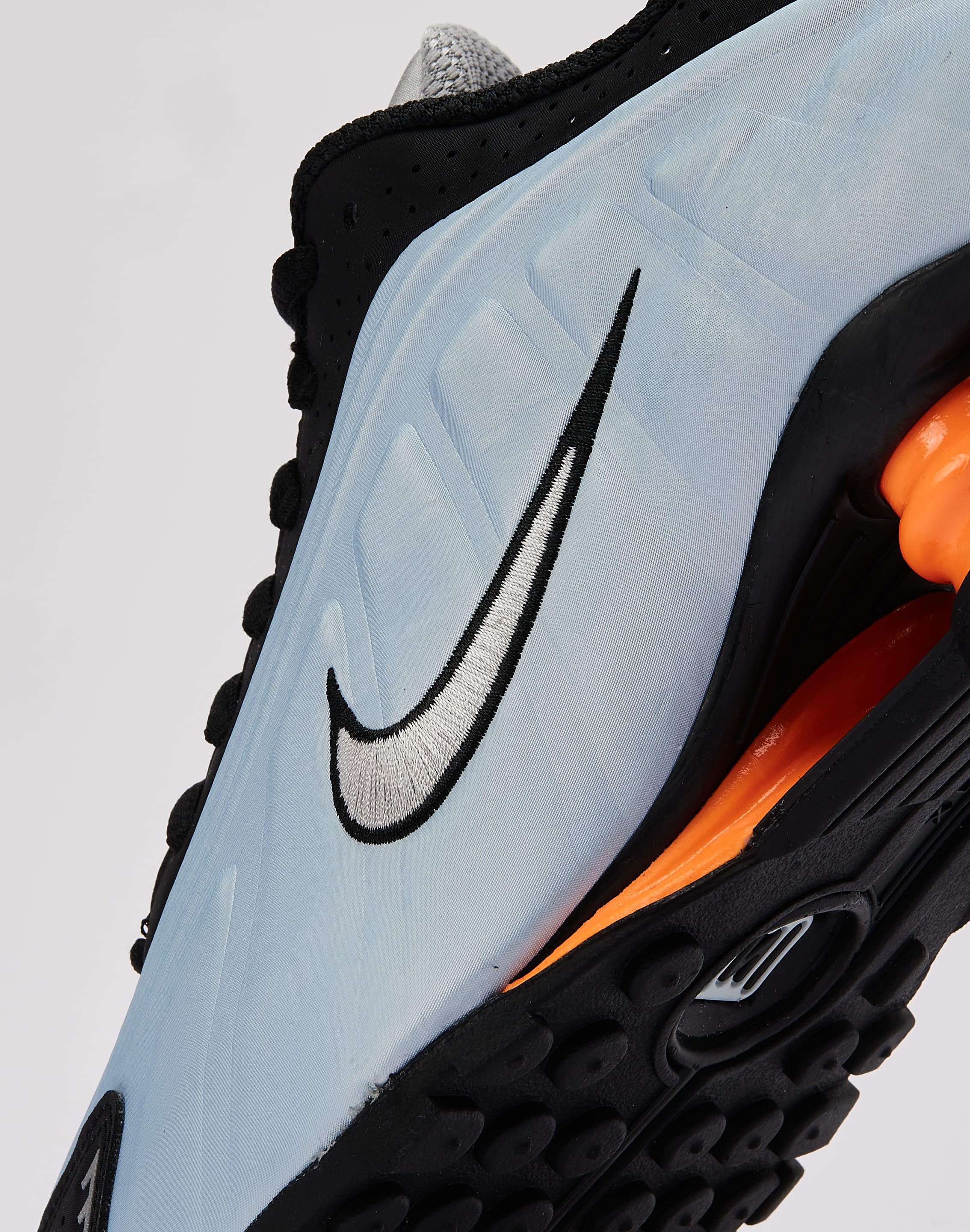 Nike Shox R4
