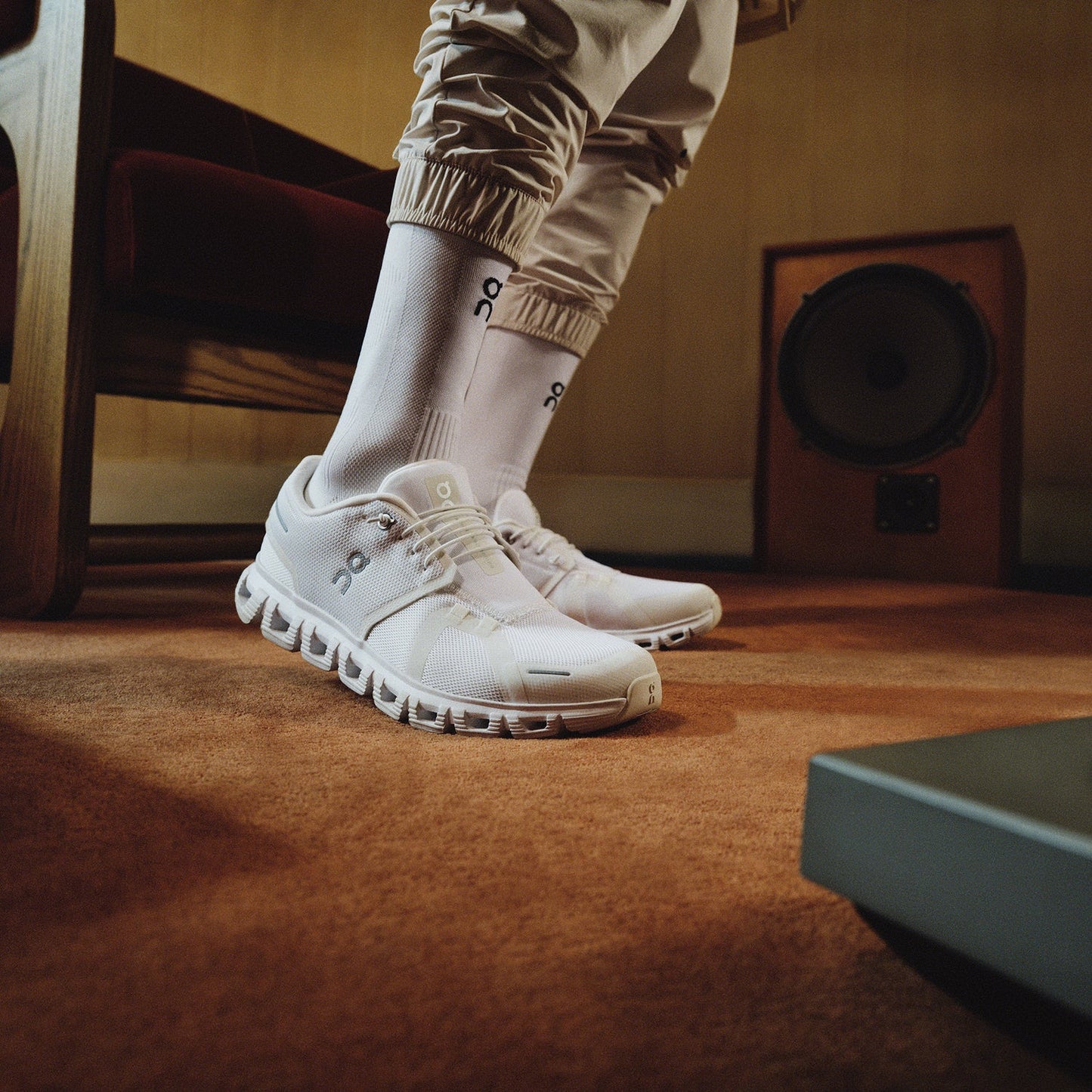 On Cloud 6 - Women's - White/White