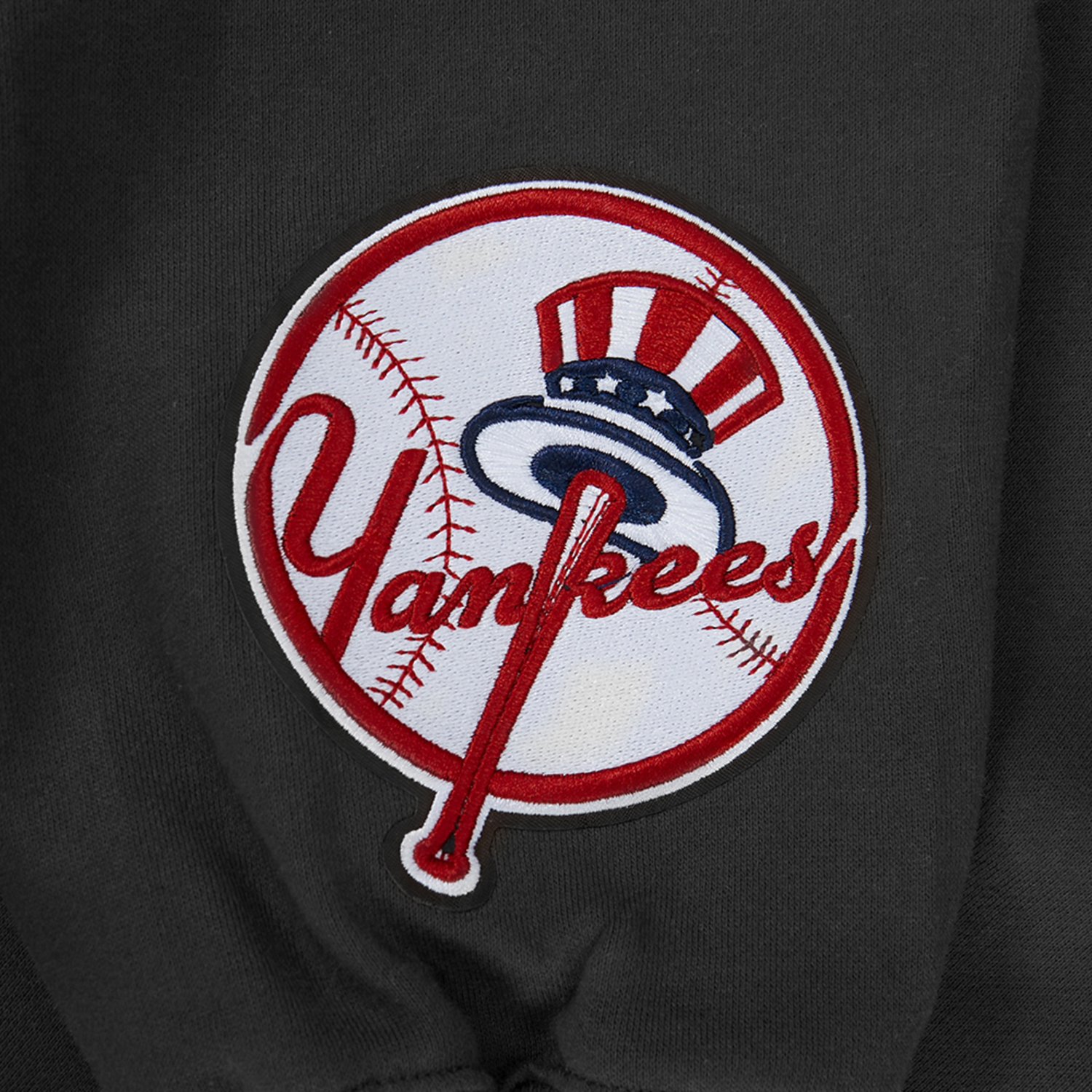 Pro Standard Yankees Pullover Hoodie - Men's - Black