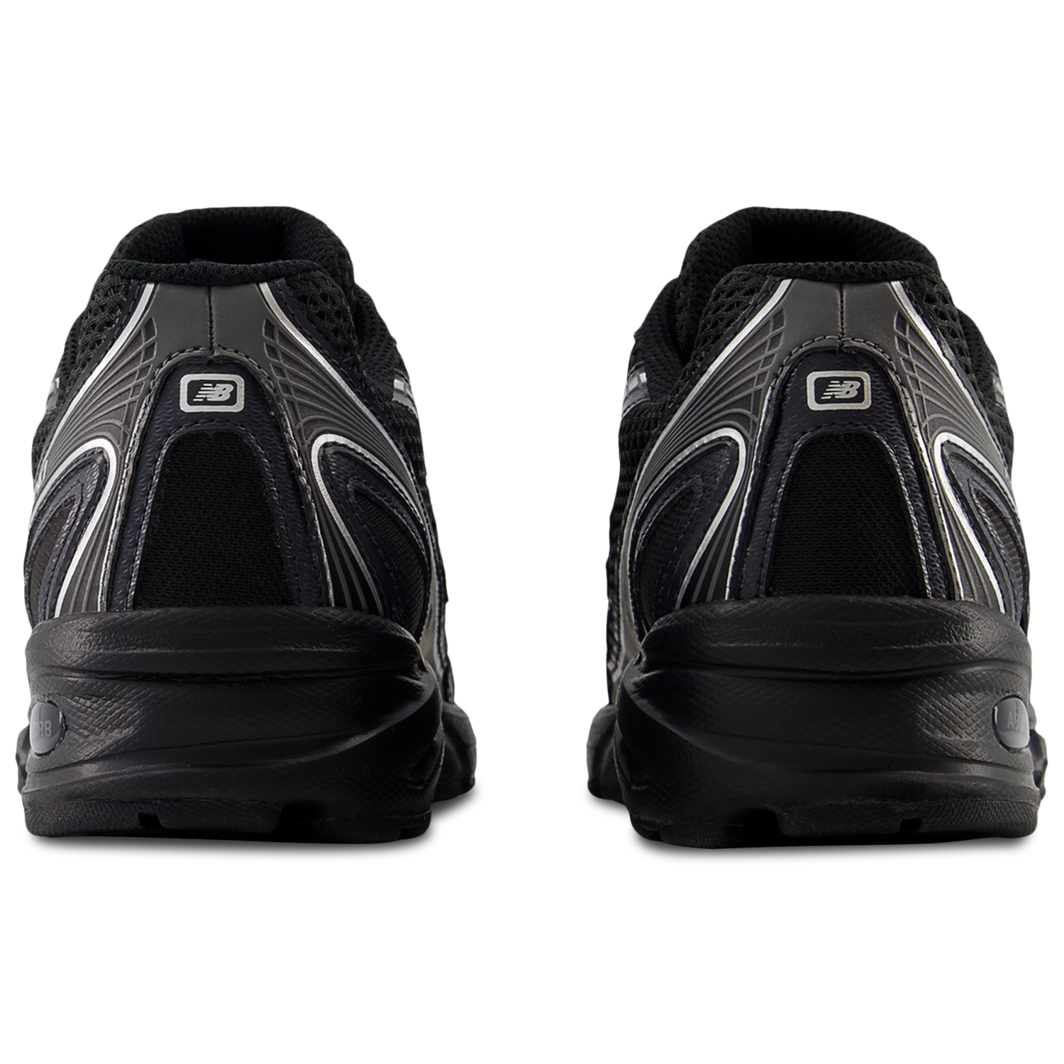 New Balance 740 - Women's - Black/Silver