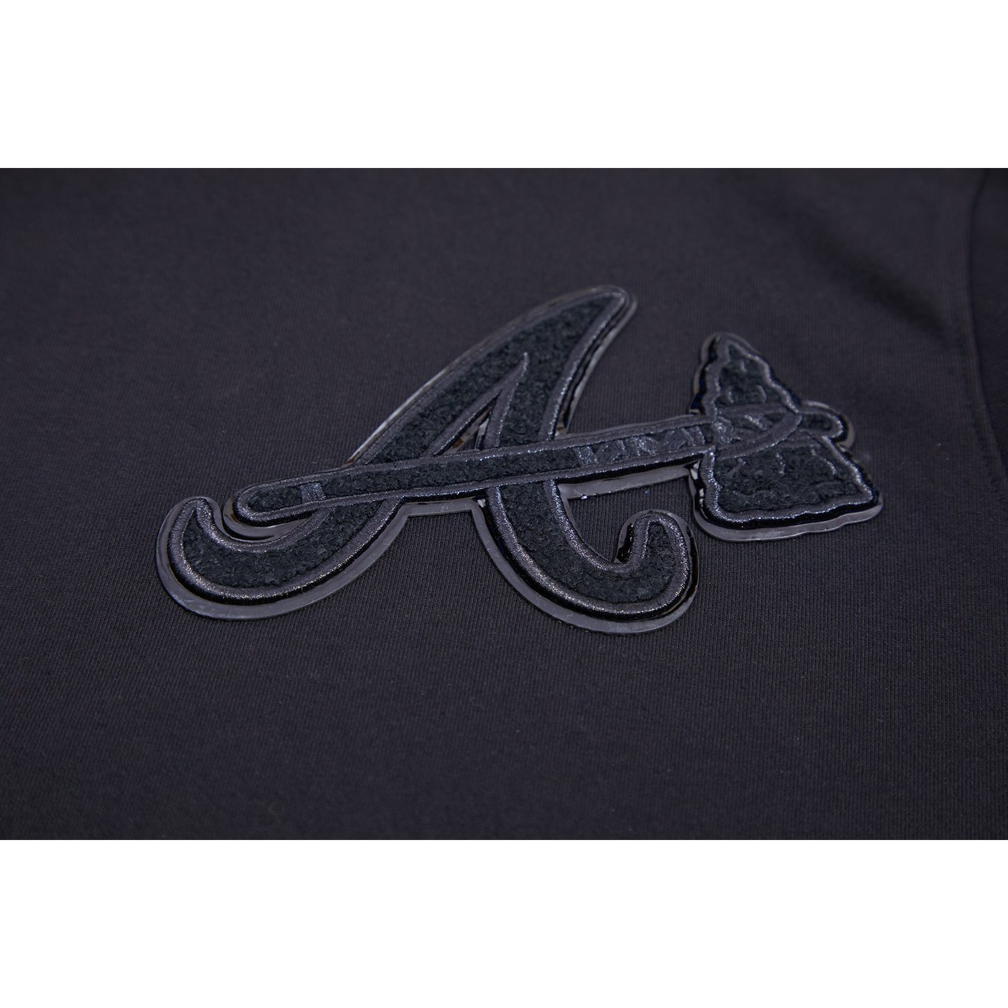 Pro Standard BRAVES TRIPLE BLACK DK PO HOODIE - Men's - Black