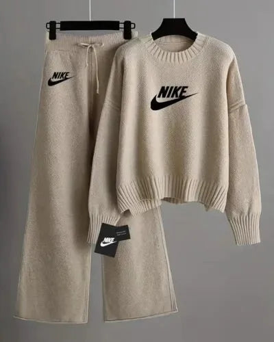 Nike Cropped Knit Set - foto 3