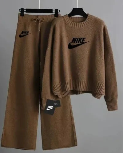 Nike Cropped Knit Set - foto 4