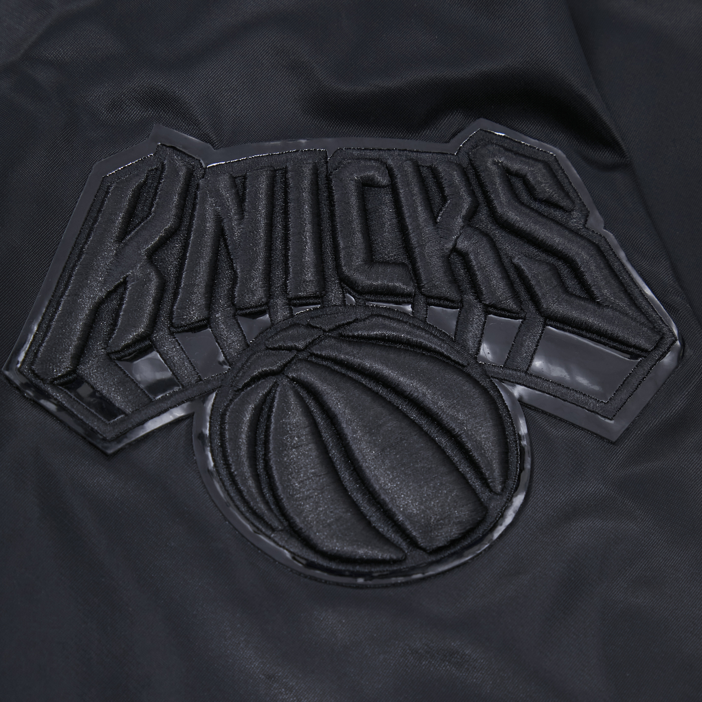 Pro Standard NEW YORK KNICKS SATIN JACKET - Men's - Black