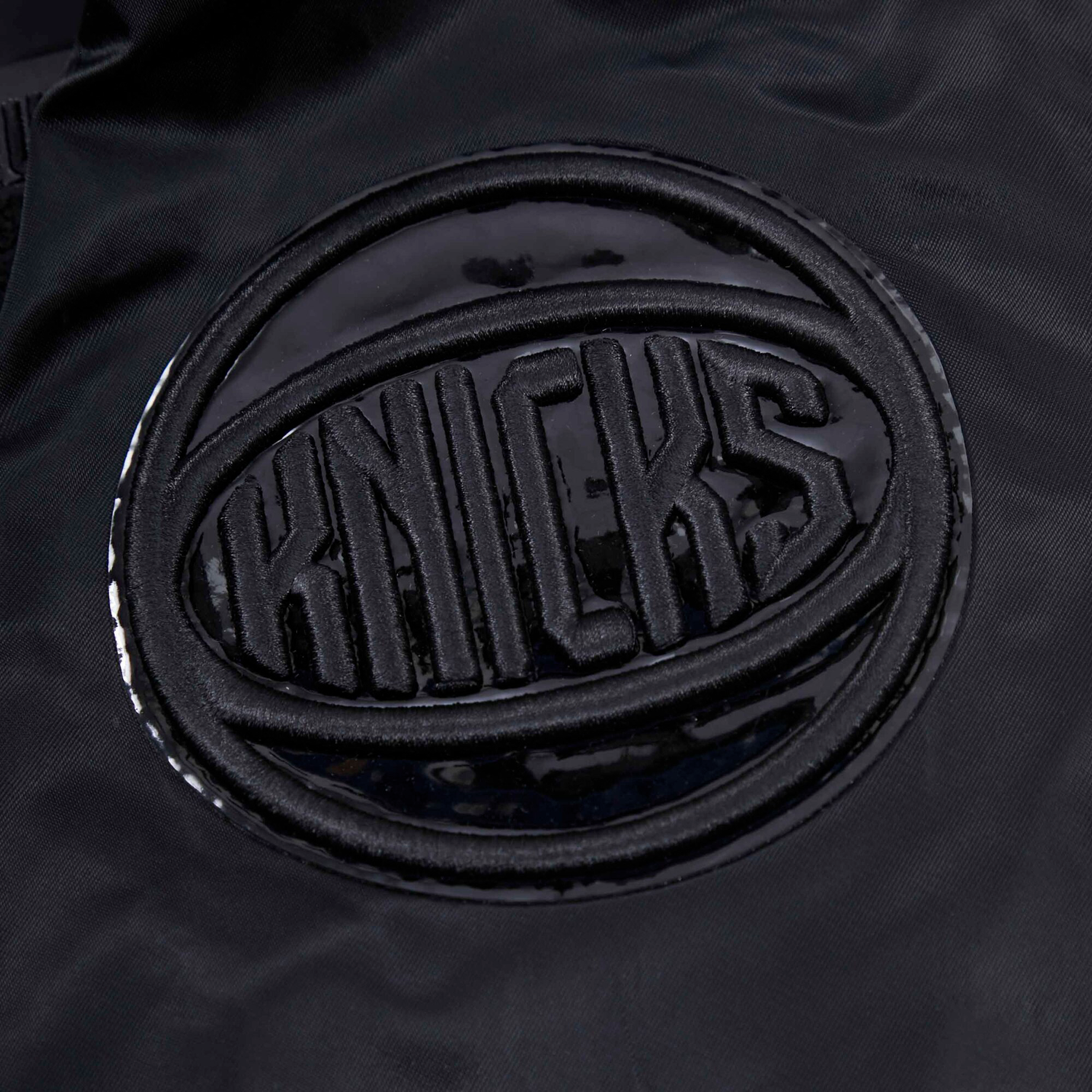 Pro Standard NEW YORK KNICKS SATIN JACKET - Men's - Black