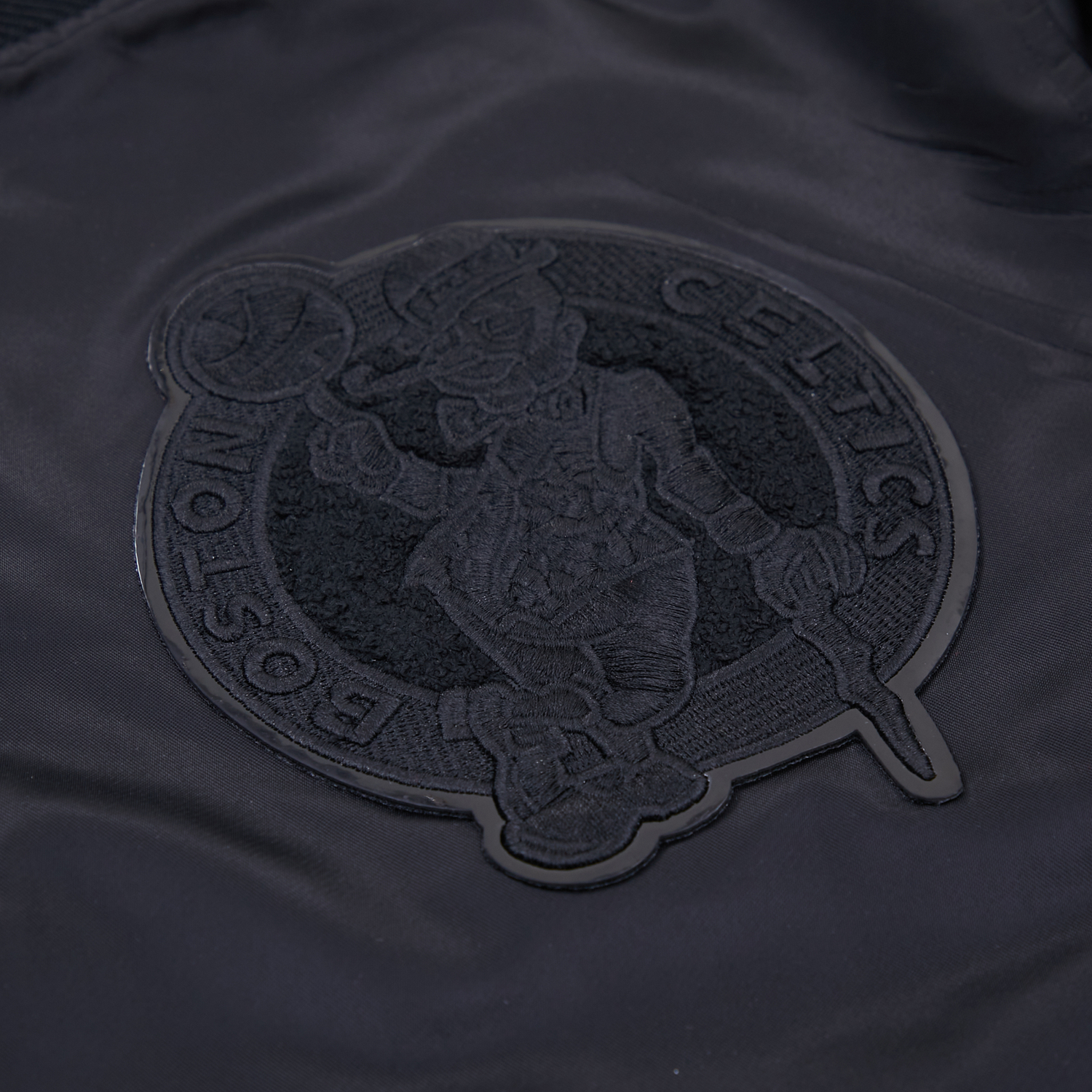 Pro Standard BOSTON CELTICS SATIN JACKET - Men's - Triple Black