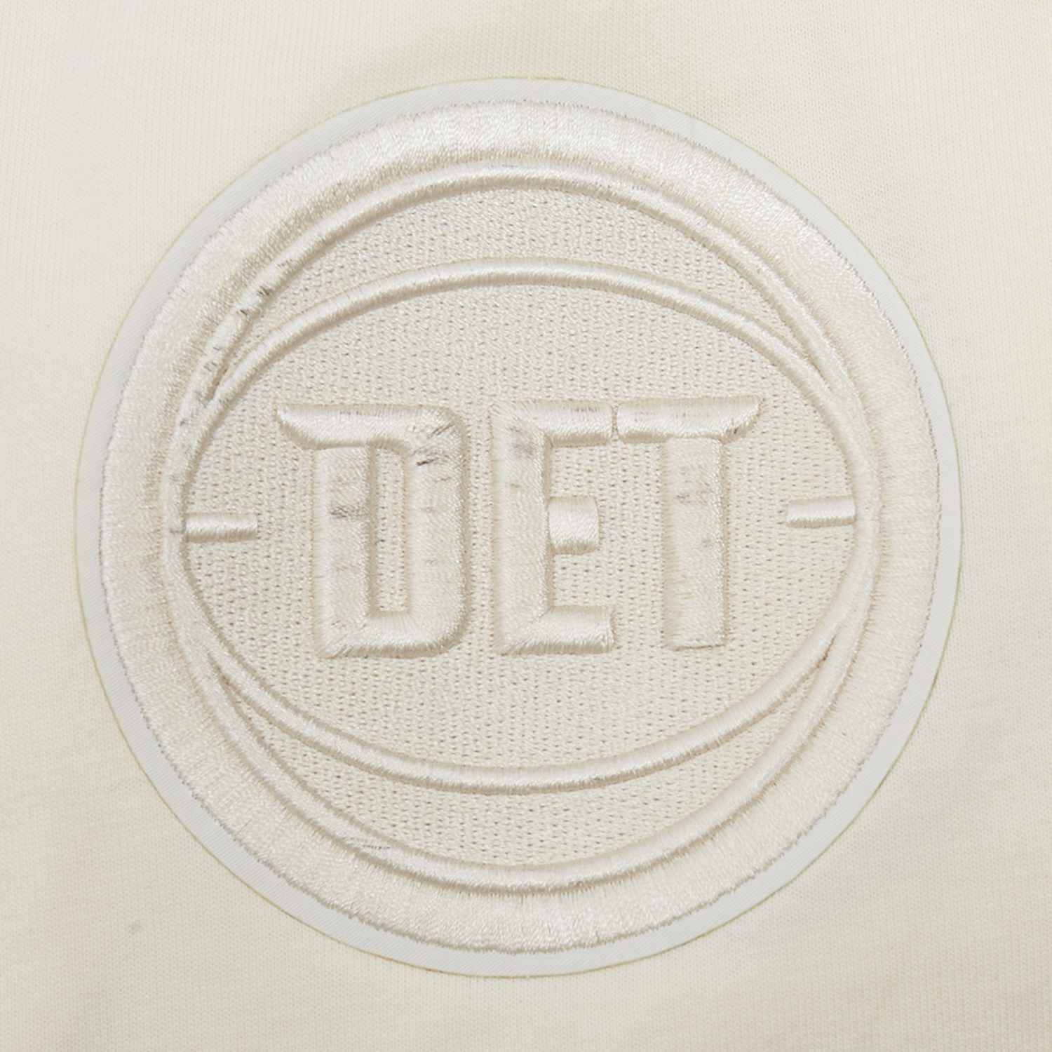 Pro Standard DETROIT PISTONS TEE - Men's - Eggshell (58133EGG)