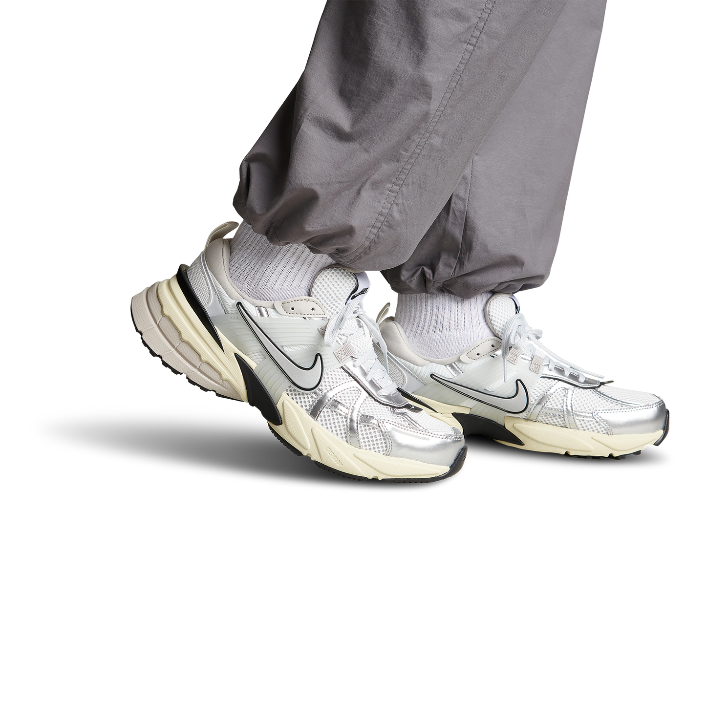 Nike V2K Run - Women's - White/Silver/Black