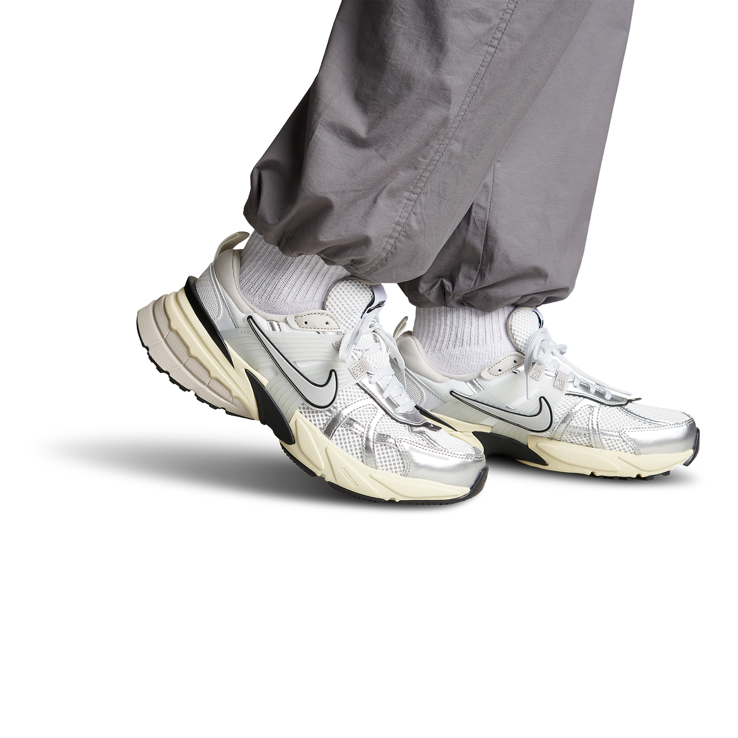 Nike V2K Run - Women's - White/Silver/Black