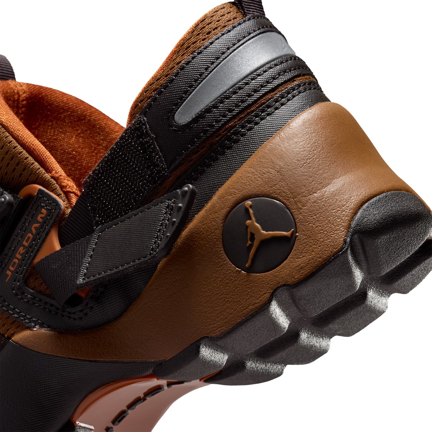 Jordan Trunner LX - Women's - Lt British Tan/Desert Orange/Reflective Silver