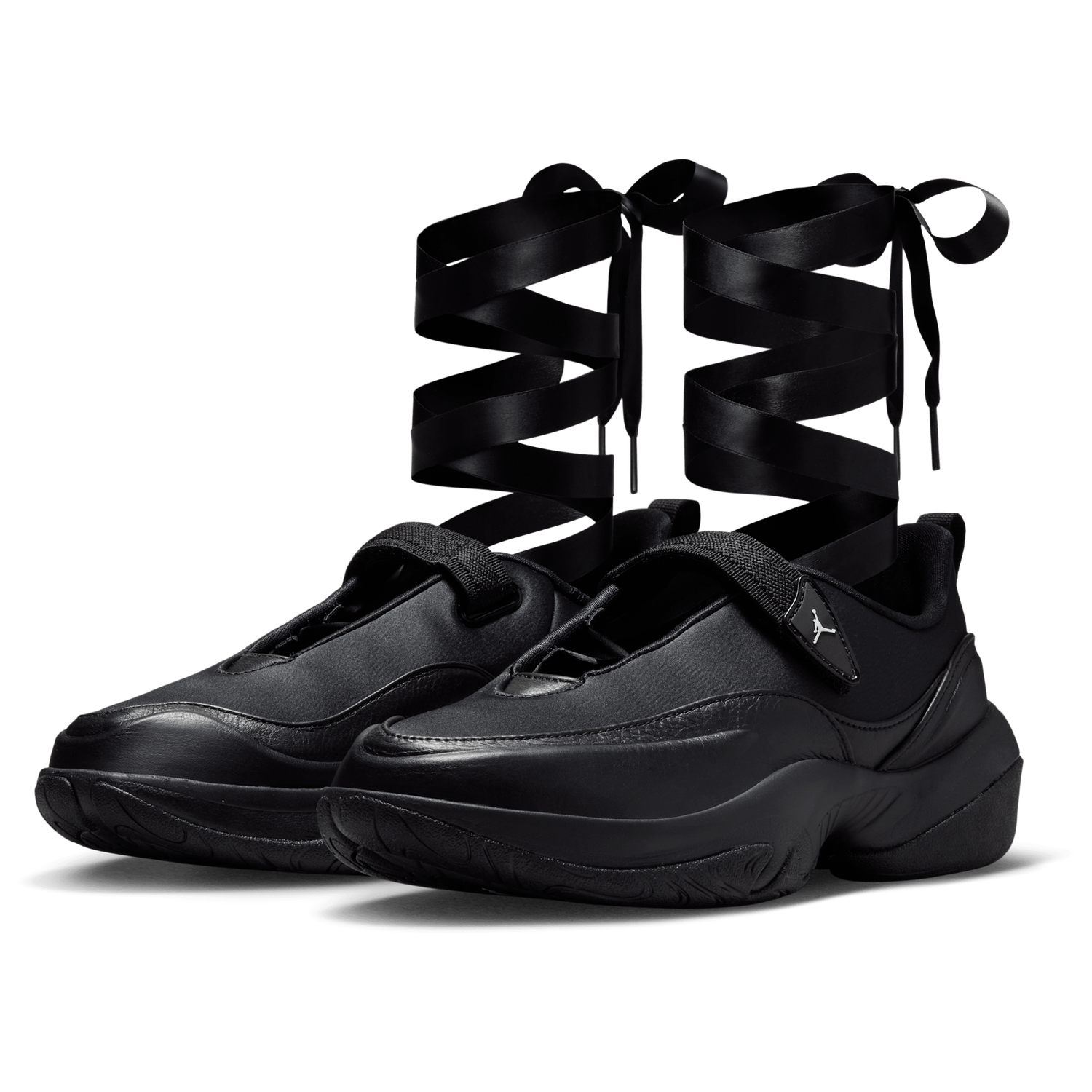 Jordan Pointe - Women's - Black/Anthracite/Summit White