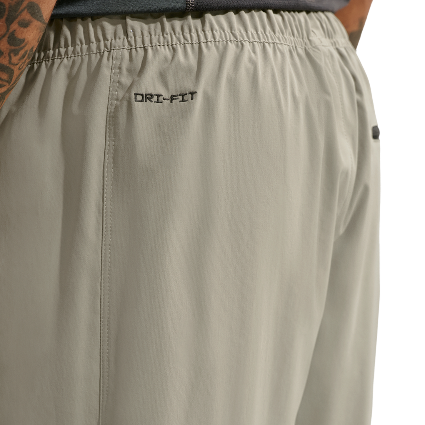 Nike Dri-Fit Tech Helios Sun Pant - Men's - Black/Light Army