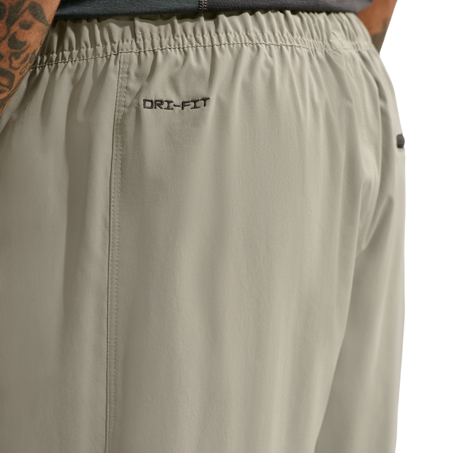 Nike Dri-Fit Tech Helios Sun Pant - Men's - Black/Light Army