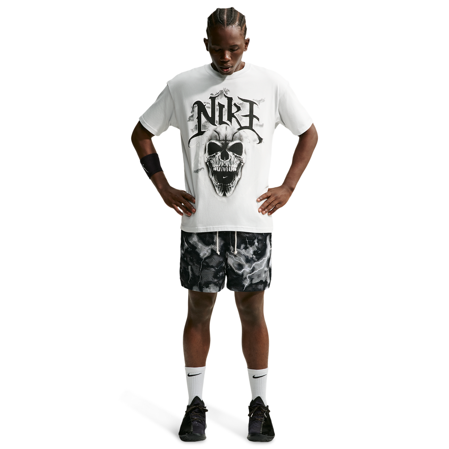 Nike Dri-FIT Standard Issue Mesh 5in Short Skul - Men's - Smoke Grey/Black/Pale Ivory