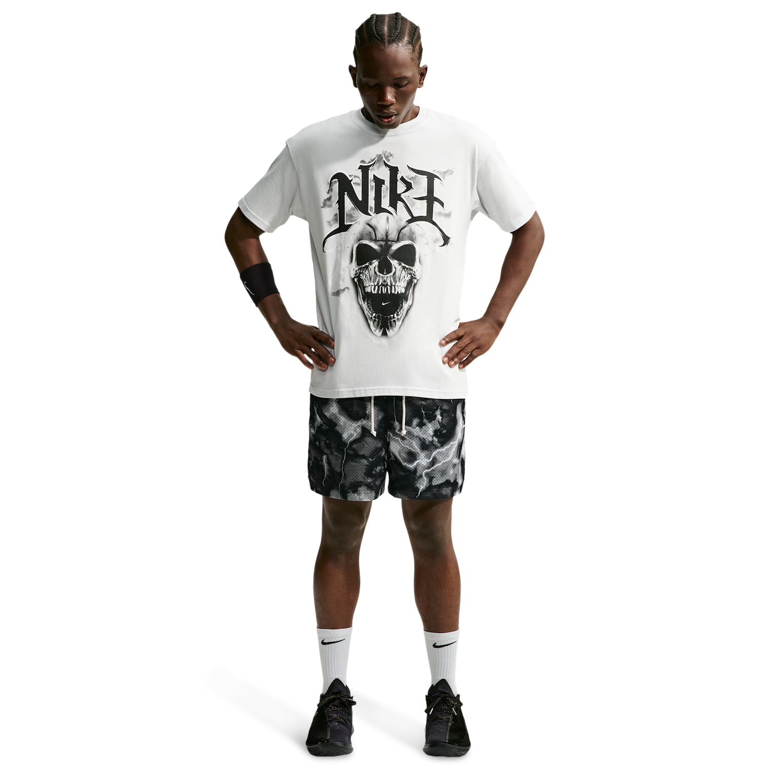 Nike Dri-FIT Standard Issue Mesh 5in Short Skul - Men's - Smoke Grey/Black/Pale Ivory