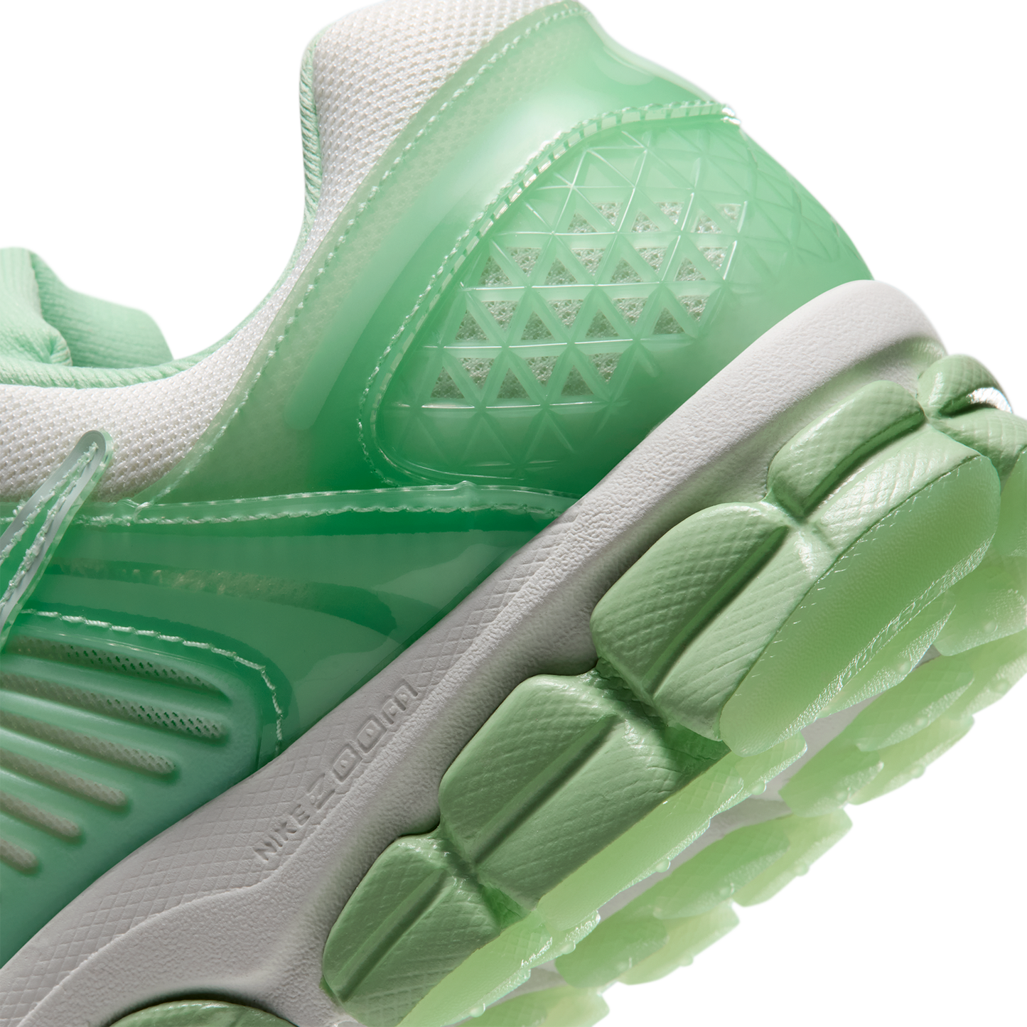 Nike Zoom Vomero 5 - Women's - Sail/Barely Green/Cucumber Calm
