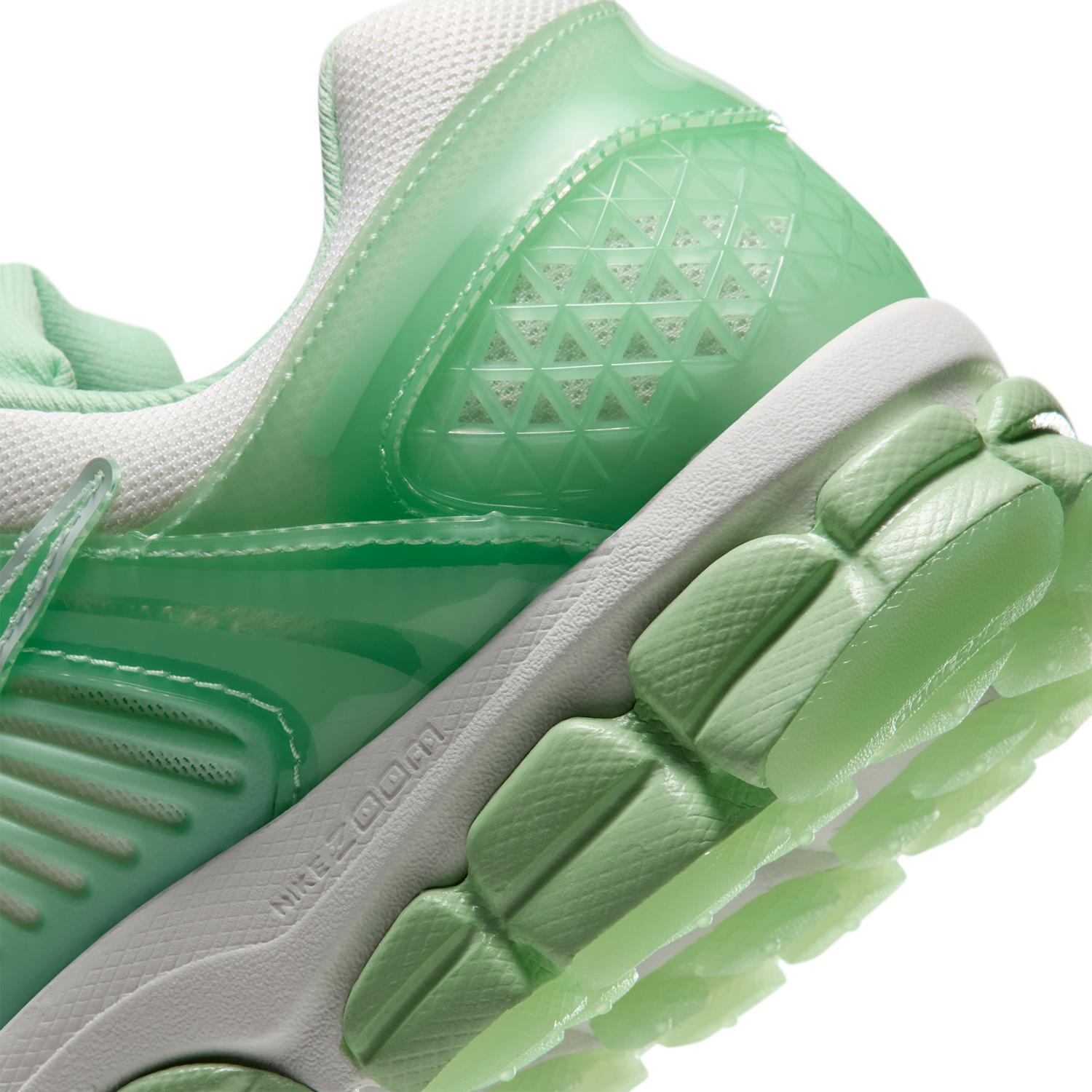 Nike Zoom Vomero 5 - Women's - Sail/Barely Green/Cucumber Calm