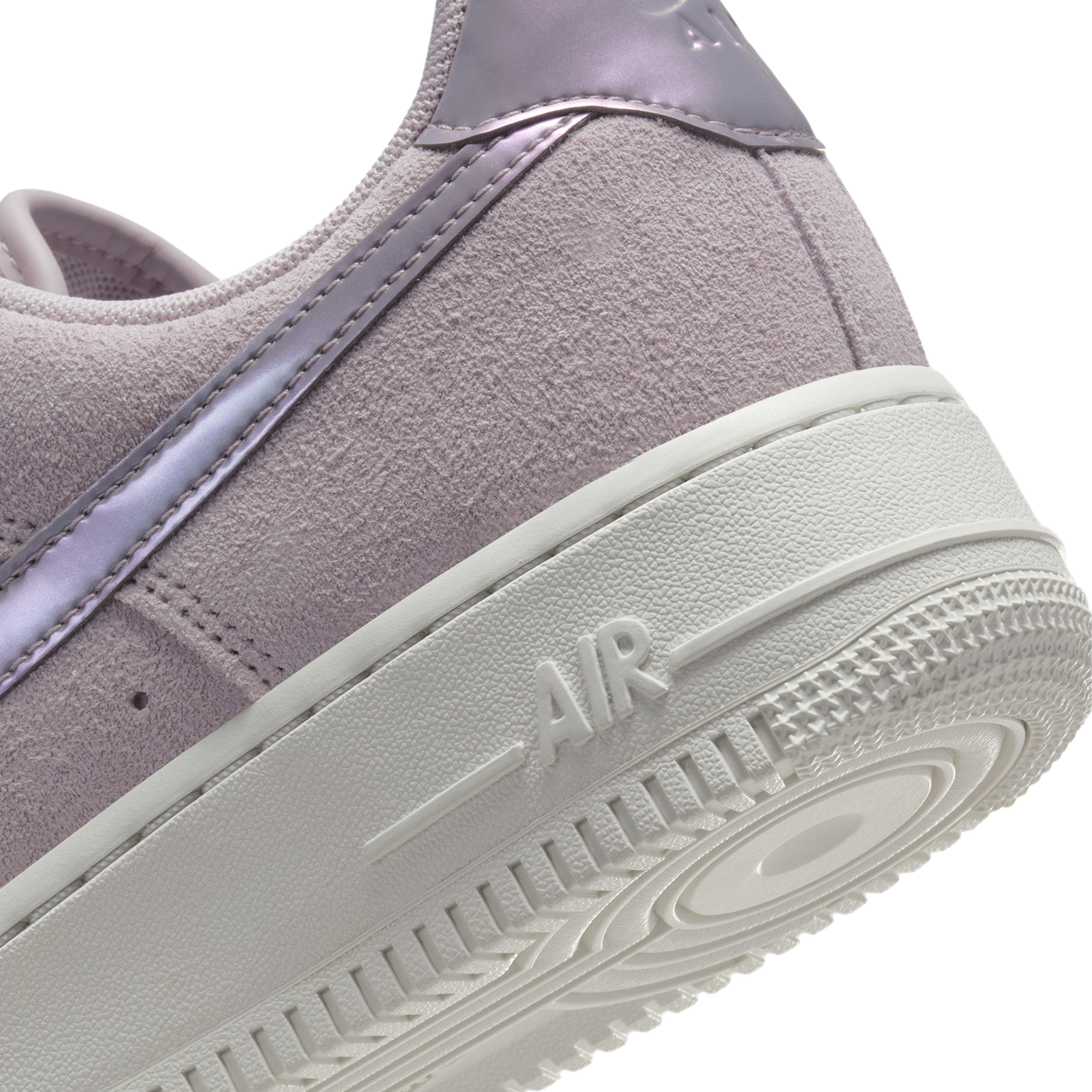 Nike Air Force 1 '07 LE Low - Women's - Platinum Violet/Summit White/Light Violet Ore