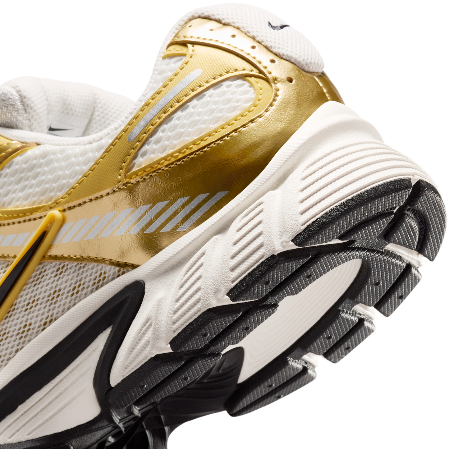 Nike V5 RNR - Men's - Sail/Black/Buff Gold