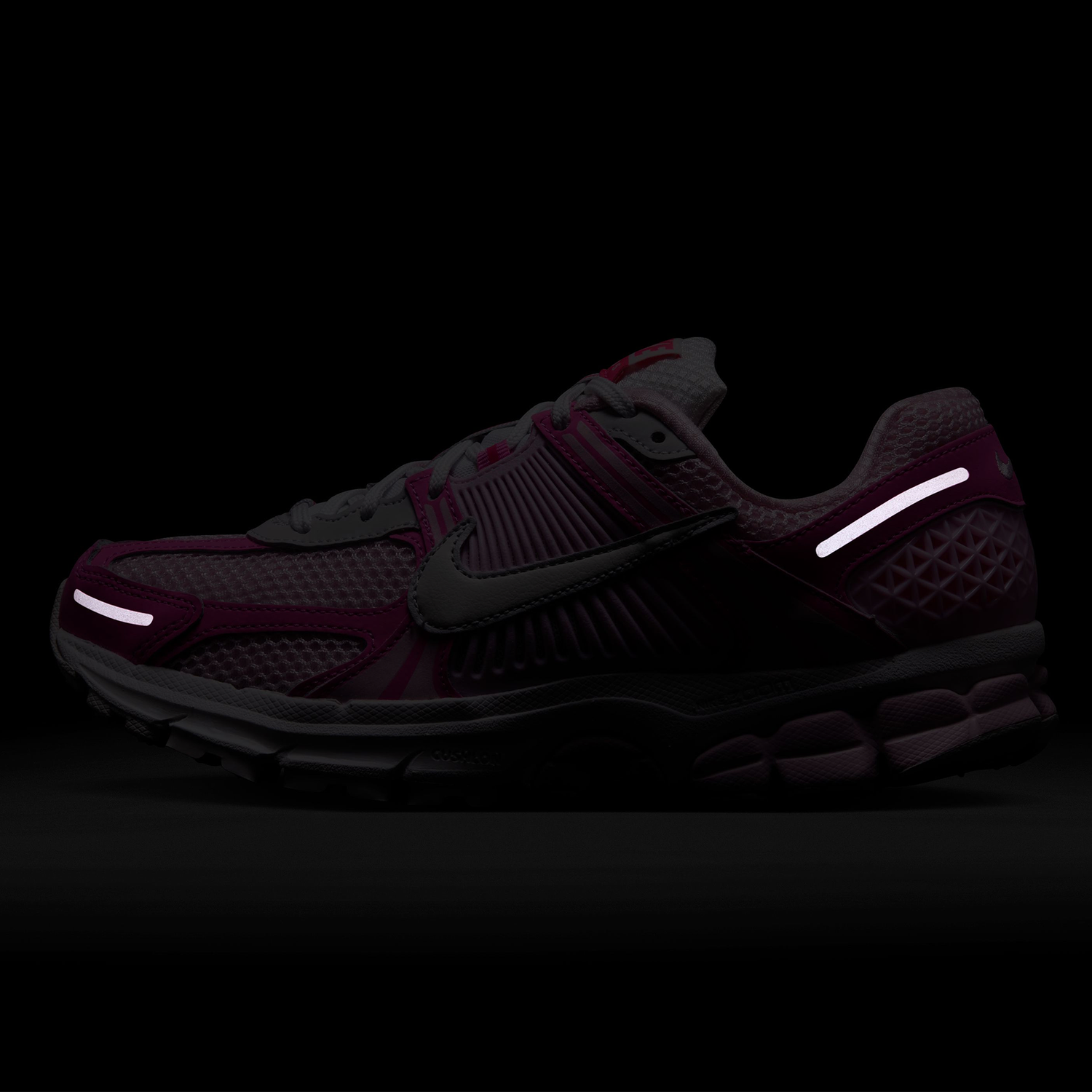 Nike Zoom Vomero 5 NA9 - Women's - Summit White/Hyper Pink