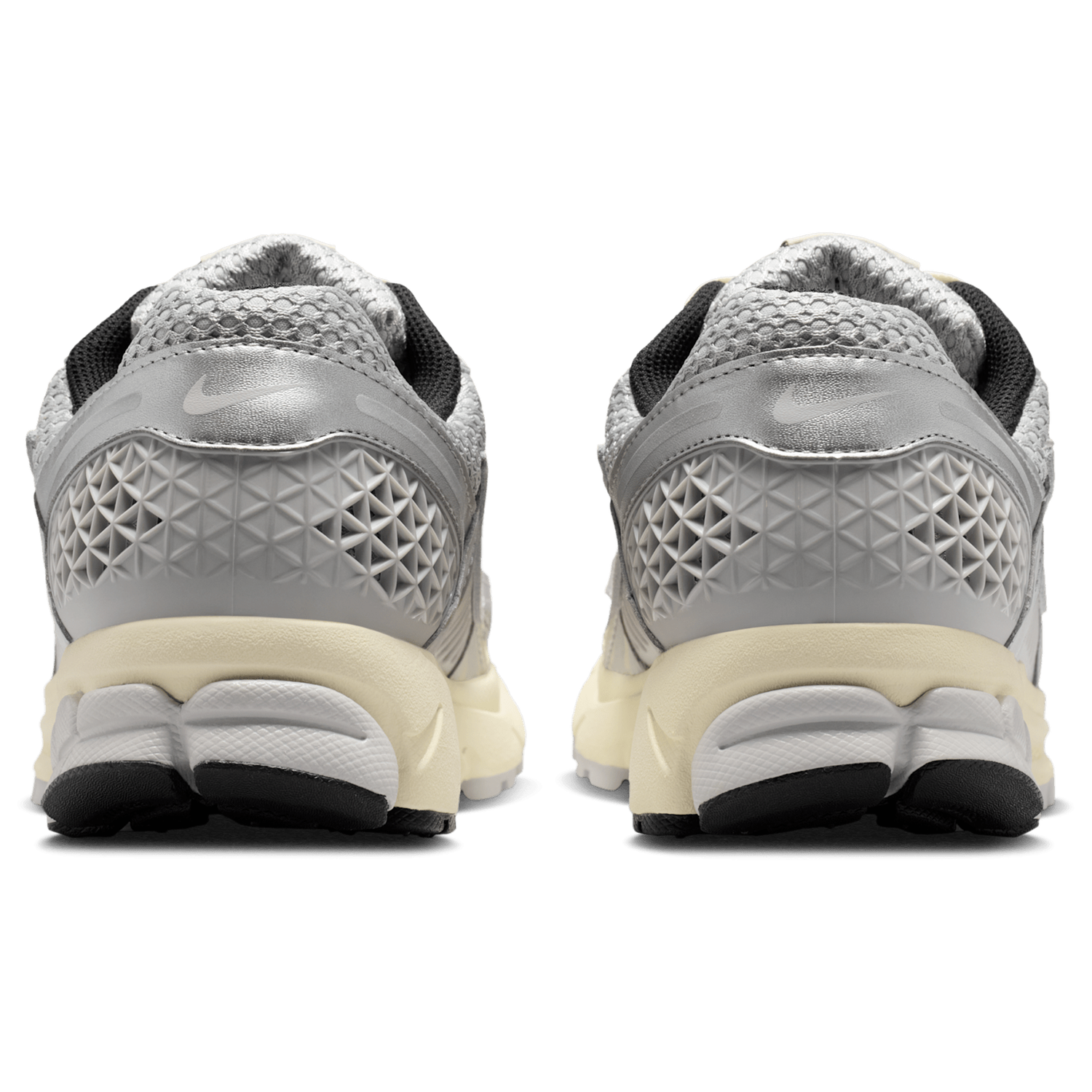 Nike Zoom Vomero 5 - Men's - Grey Fog/Chrome/Metallic Silver