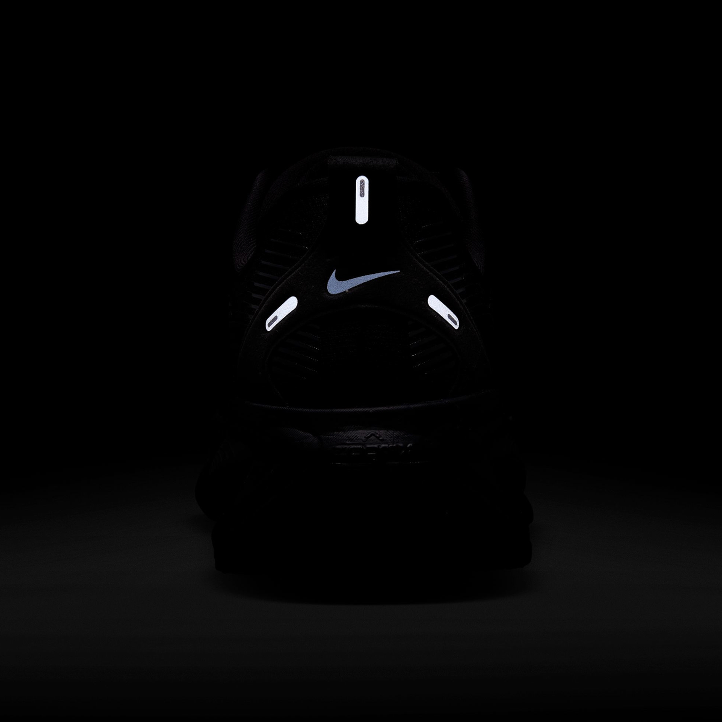 Nike Vomero 18 - Men's - Black/Dark Smoke/Black