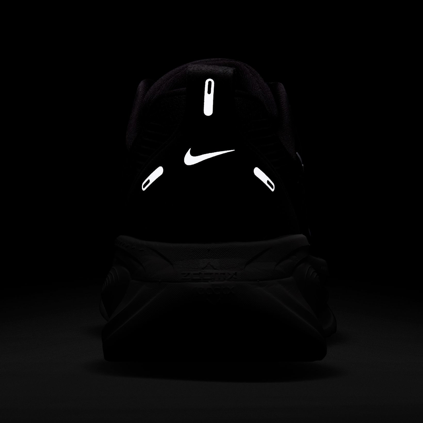 Nike Vomero 18 - Men's - Black/Summit White