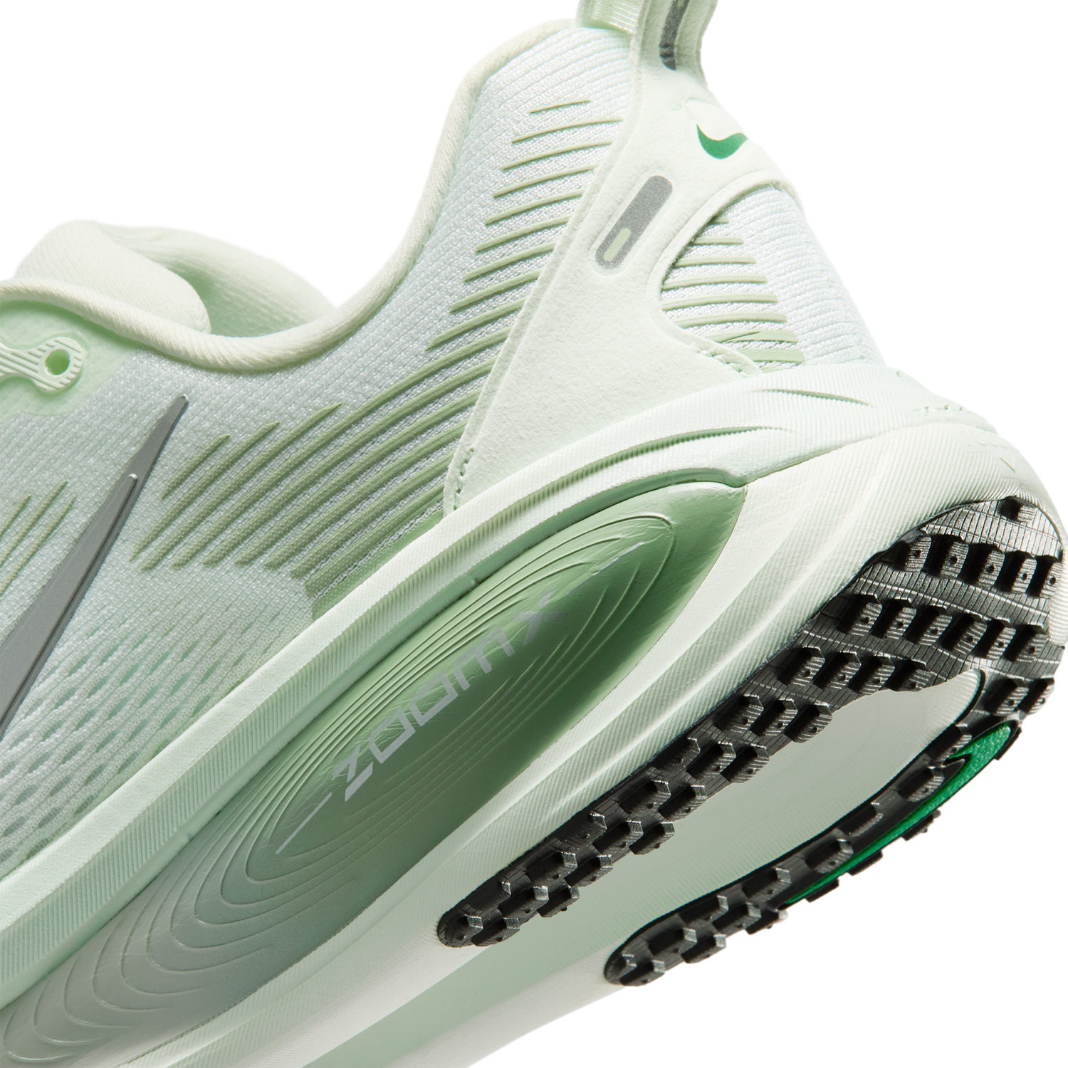 Nike Vomero 18 - Women's - Barely Green/Steam/Mtlc Silver