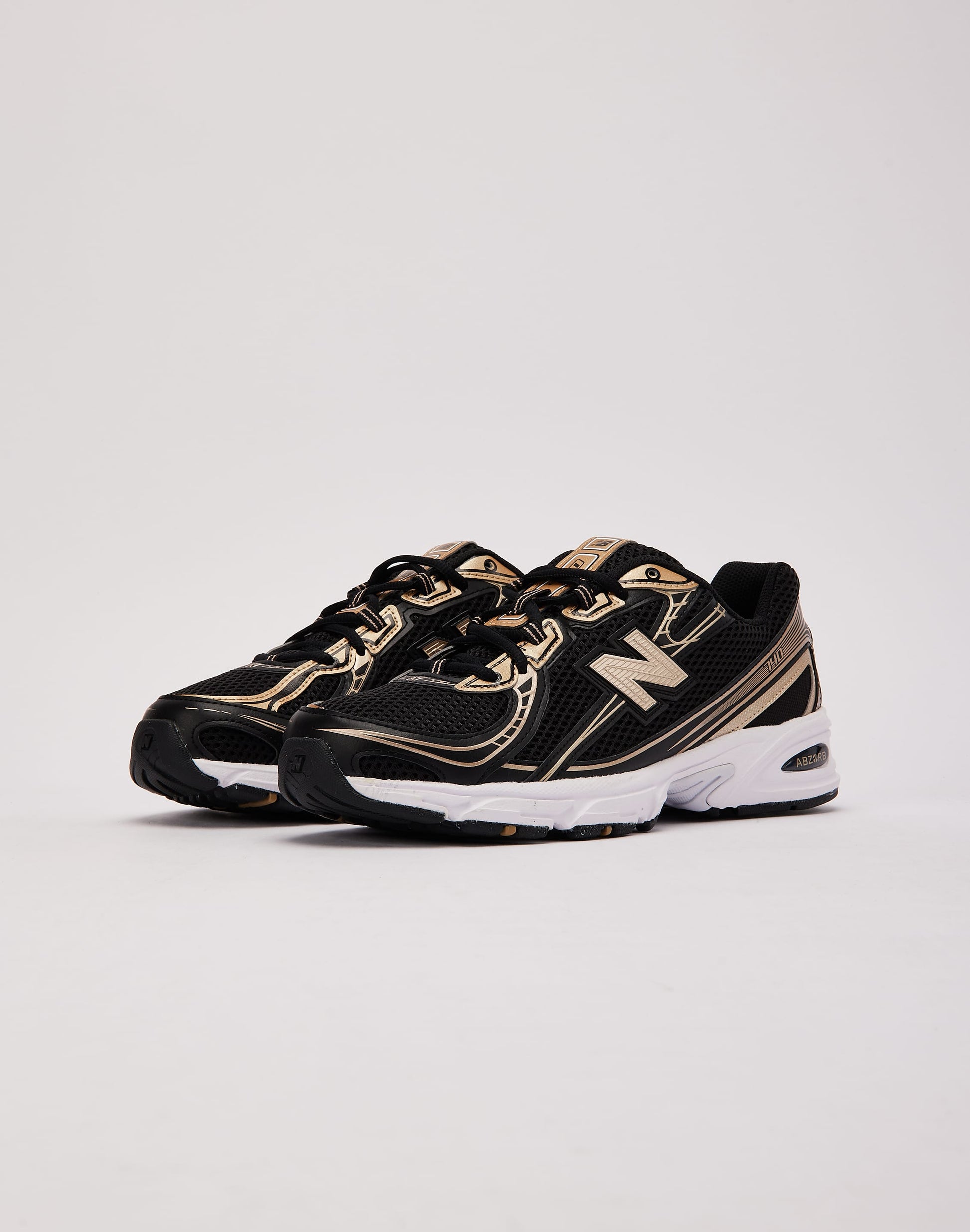 New Balance 740