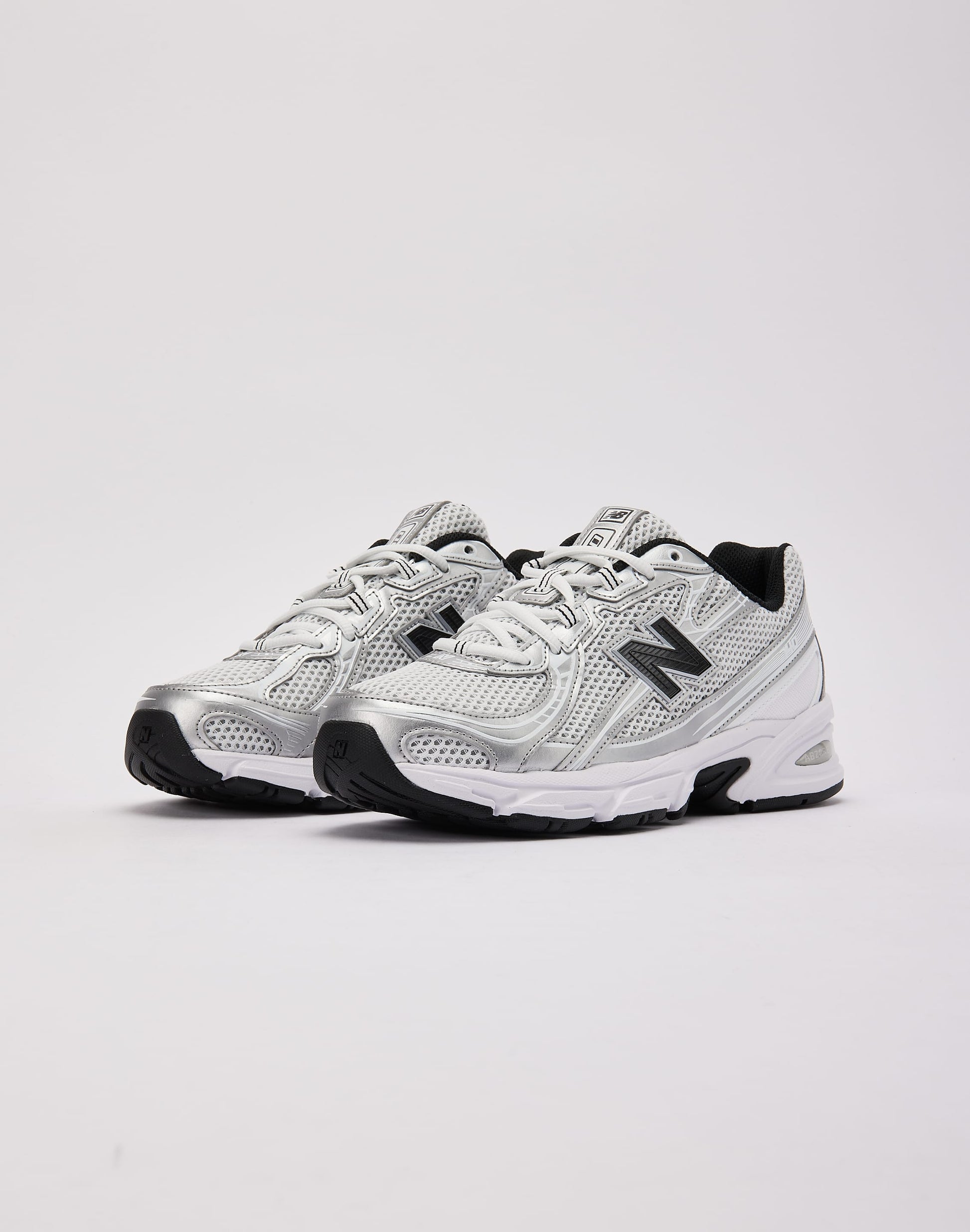 New Balance 740