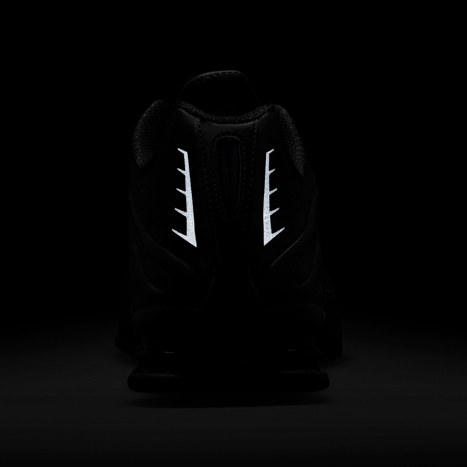 Nike Shox R4 - Men's - Black/Black/Black