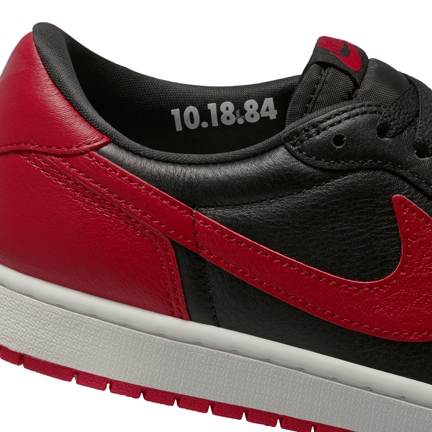 Jordan AJ 1 Retro Low OG 2 - Men's - Black/Black/Varsity Red