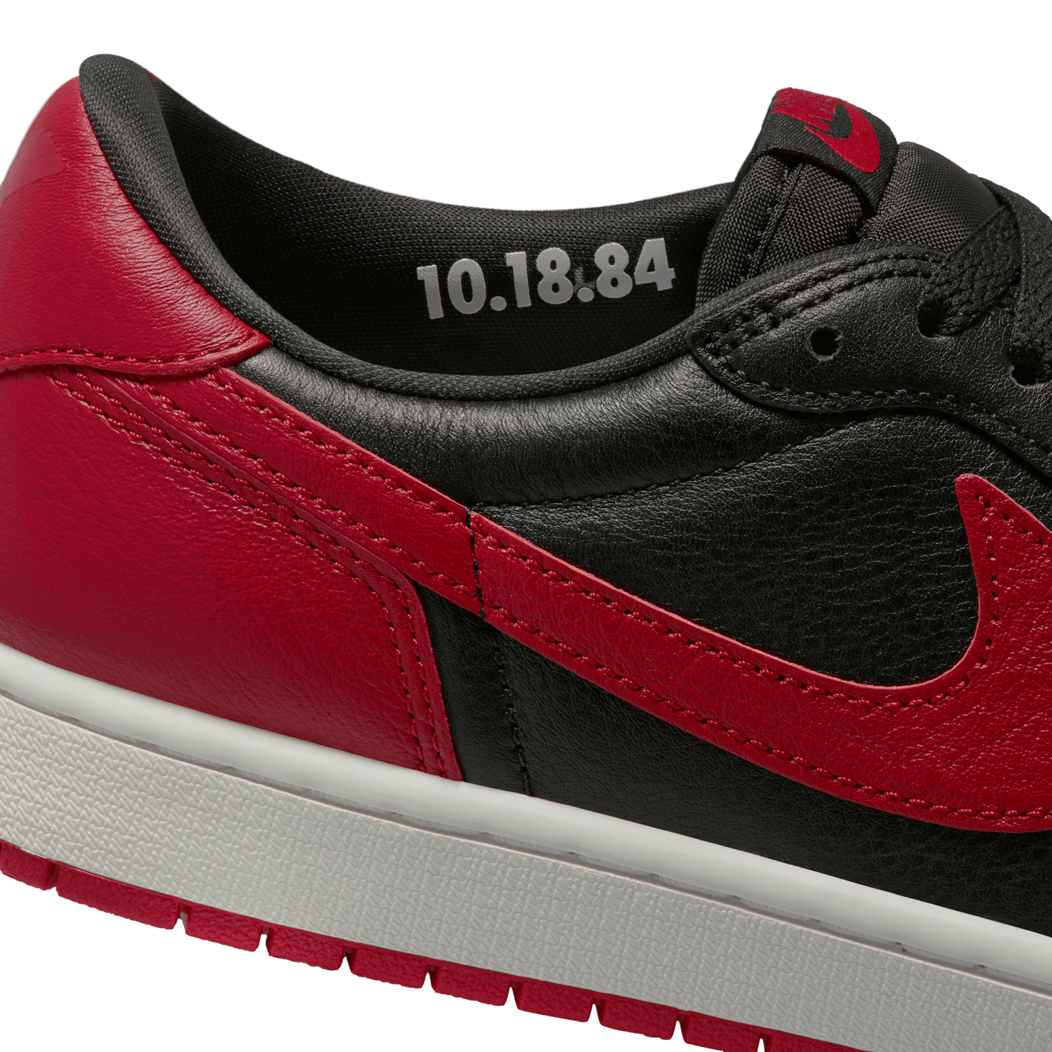 Jordan AJ 1 Retro Low OG 2 - Men's - Black/Black/Varsity Red