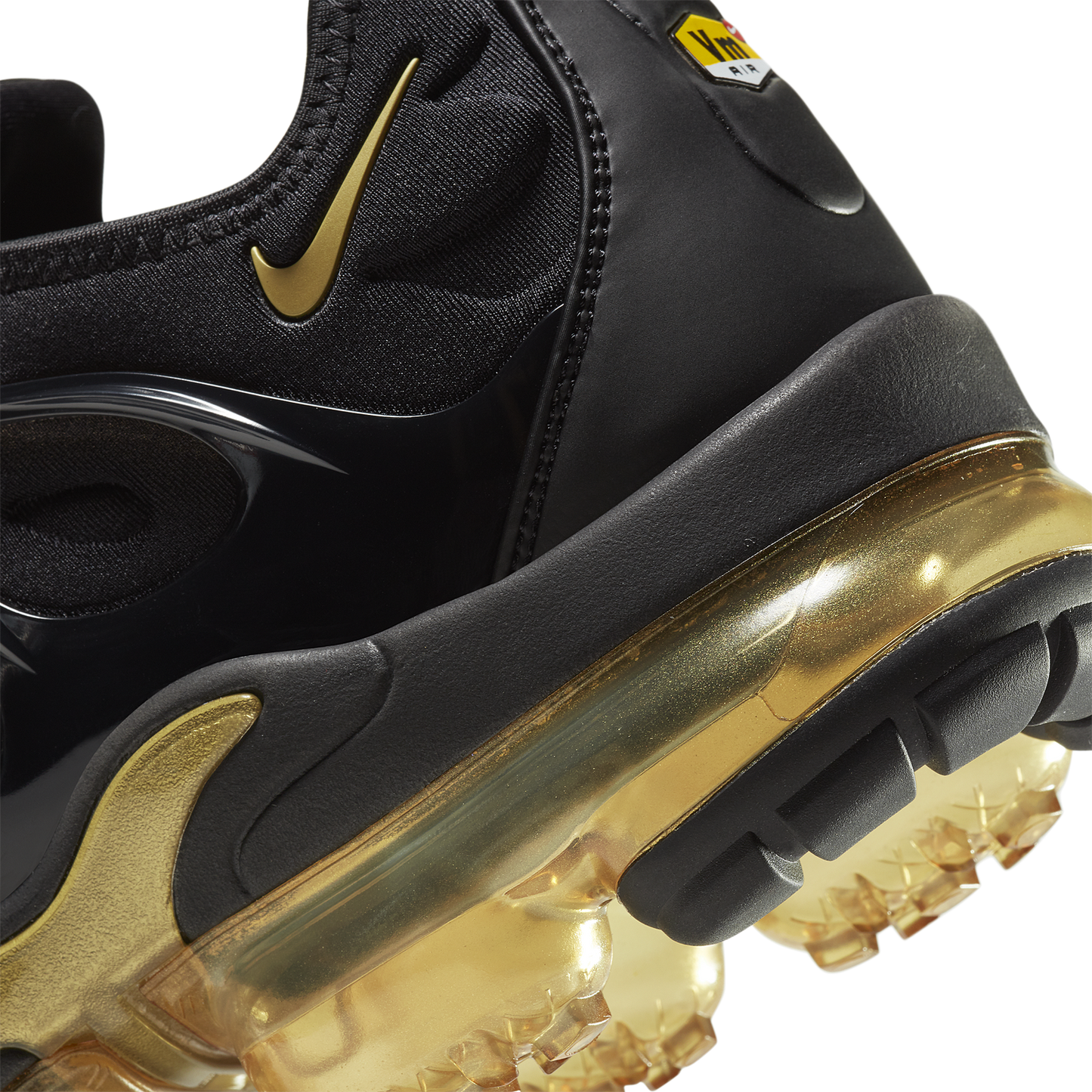 Nike Air Vapormax Plus - Men's - Black/Metallic Gold