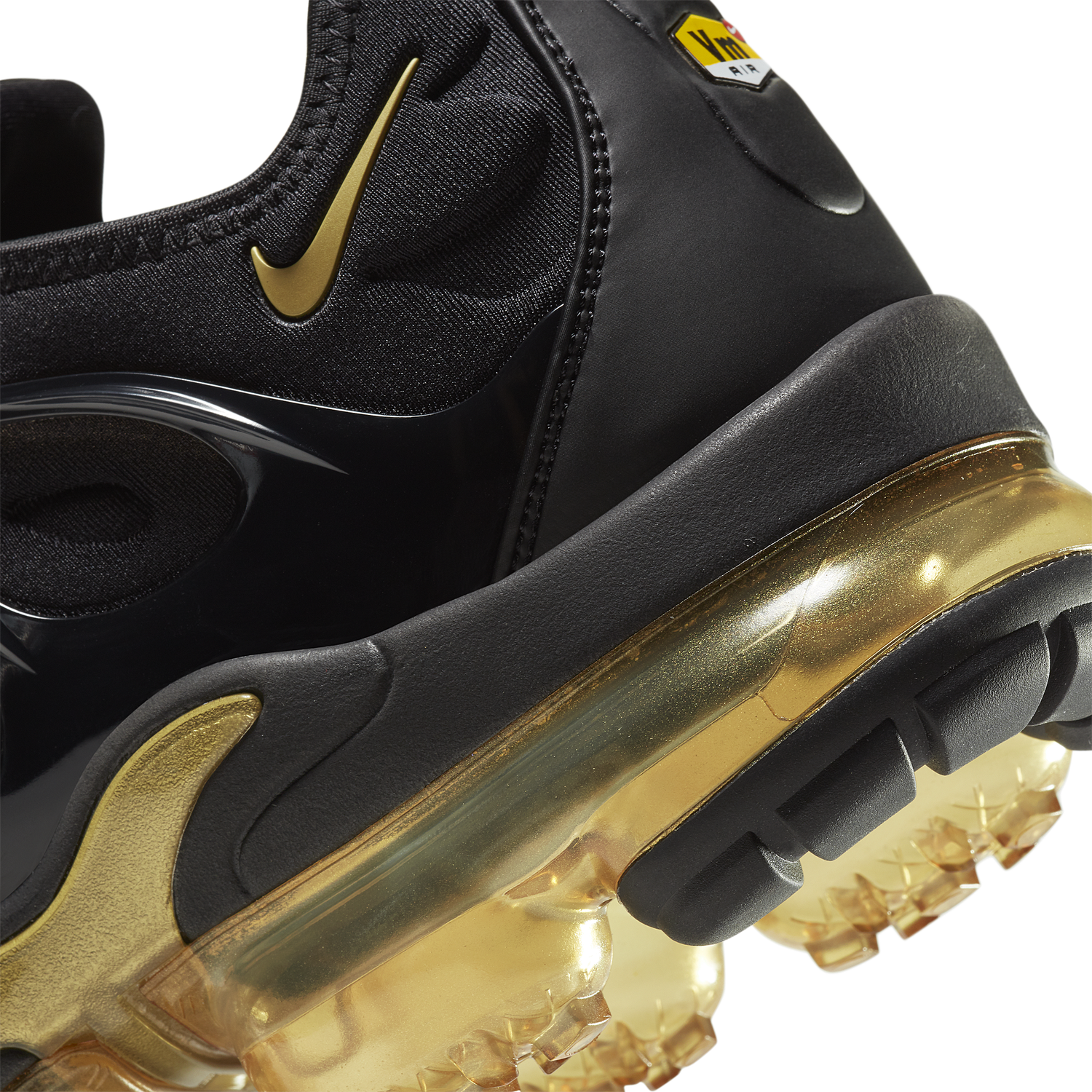 Nike Air Vapormax Plus - Men's - Black/Metallic Gold