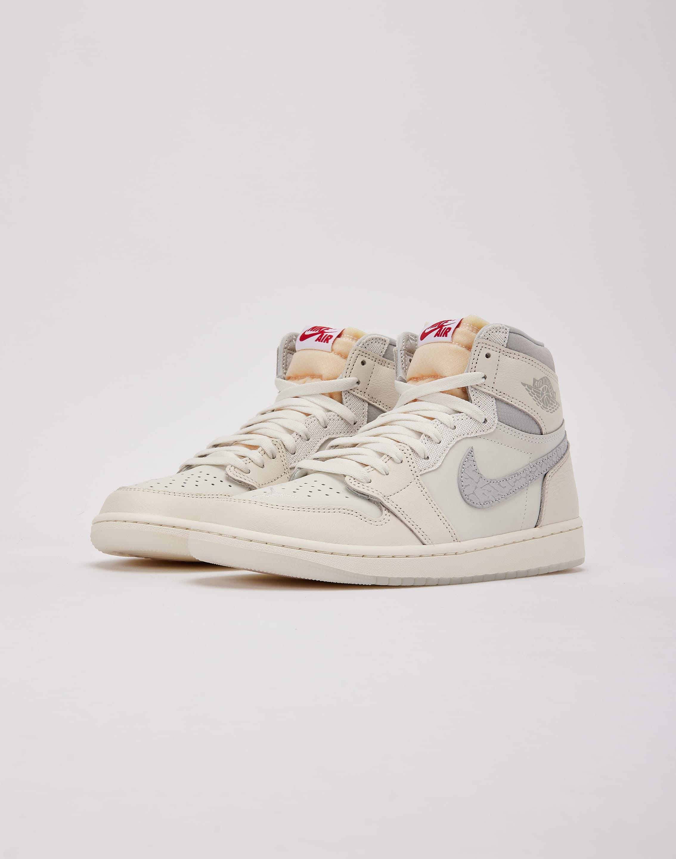 Jordan Air Jordan 1 Retro High OG 'Sail and University Red'