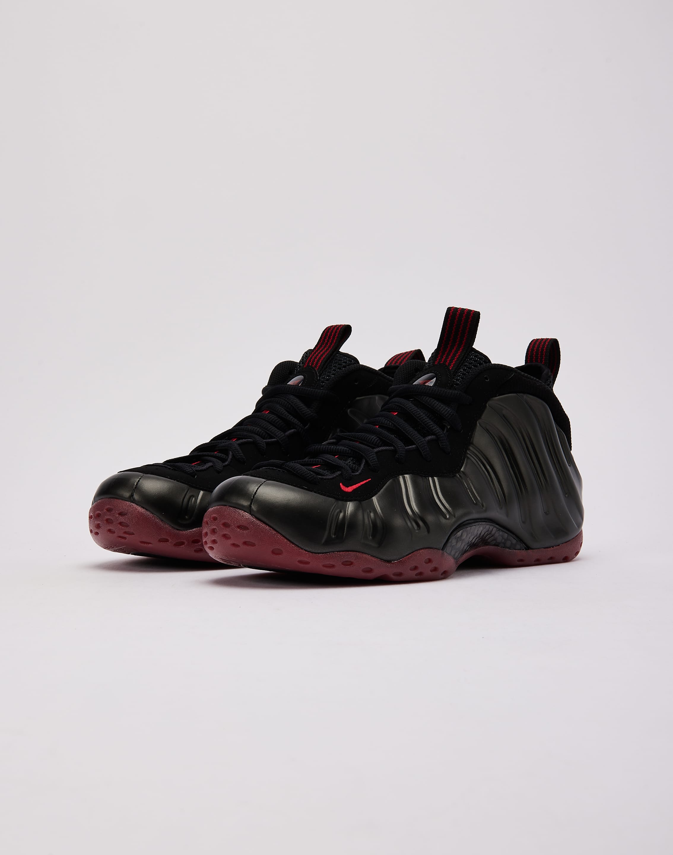 Nike Air Foamposite One 'Black and Varsity Red'