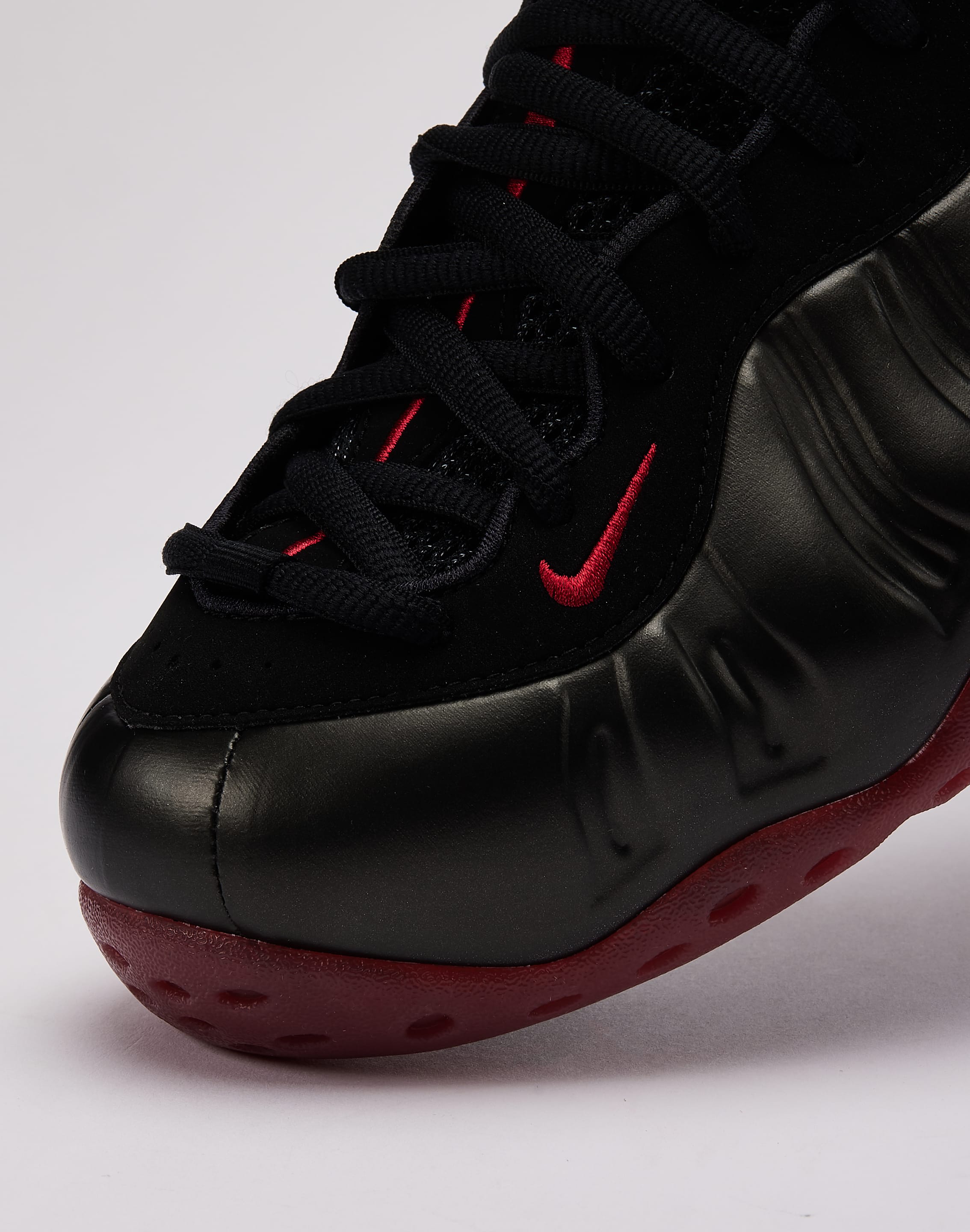 Nike Air Foamposite One 'Black and Varsity Red'
