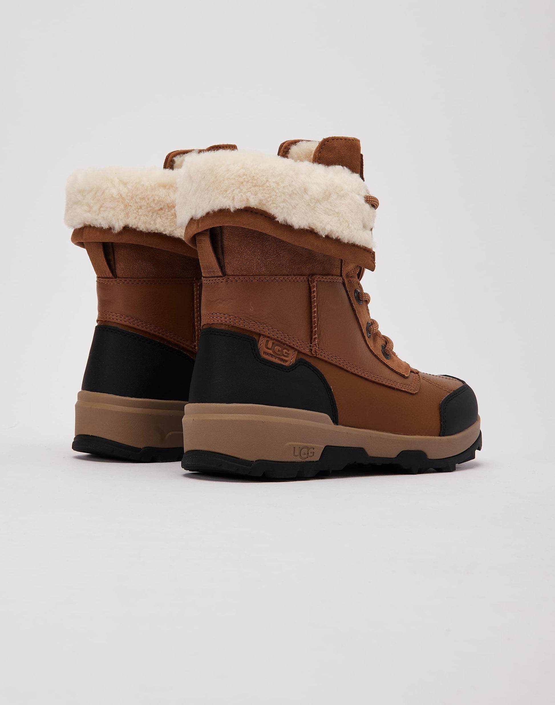 UGG Adirondack Boot XXV Grade-School
